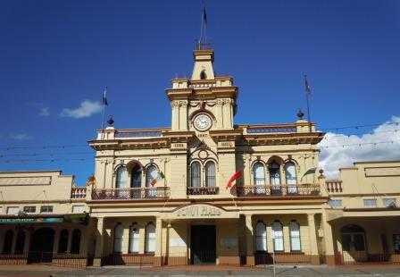 04-22-2011 Town Hall Glen Innes