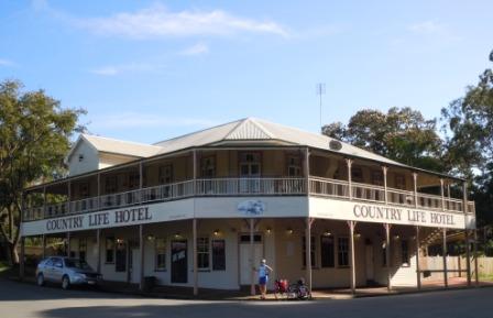 05-06-2011 Kin Kin Pub