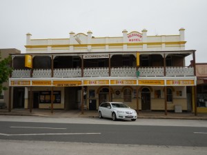 Small town hotel - Molong pub