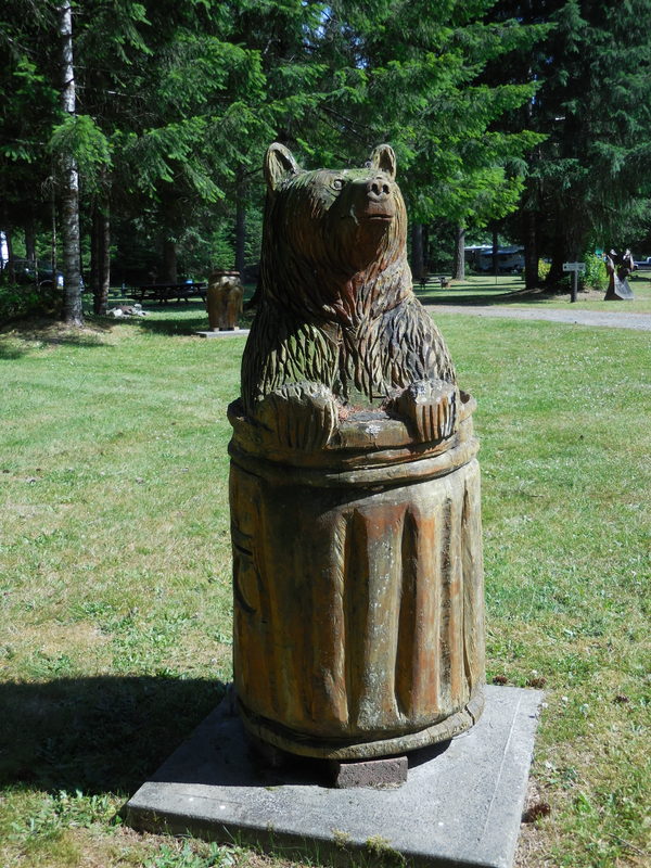 Wood - bear in can