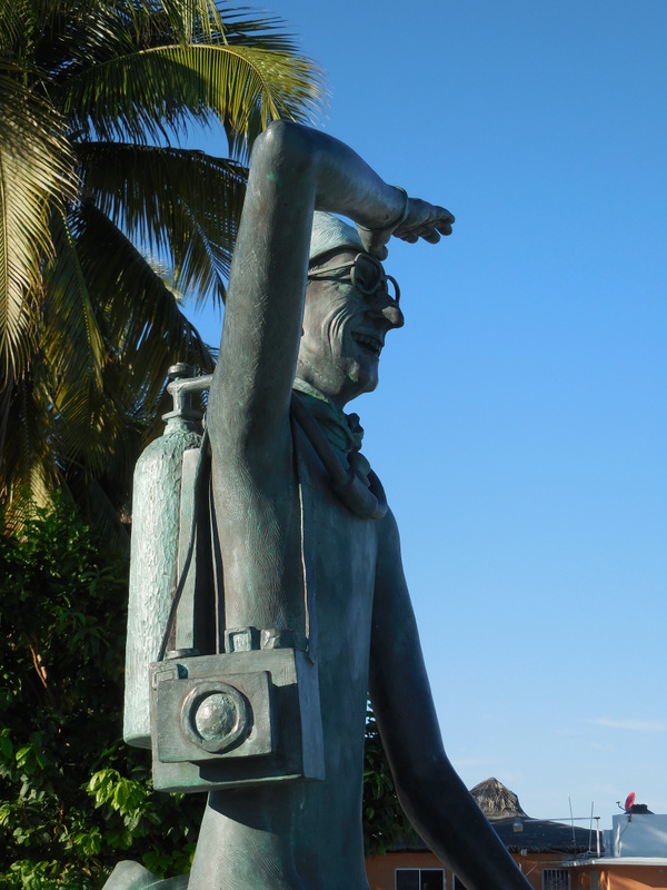 Malecon sculpture 8