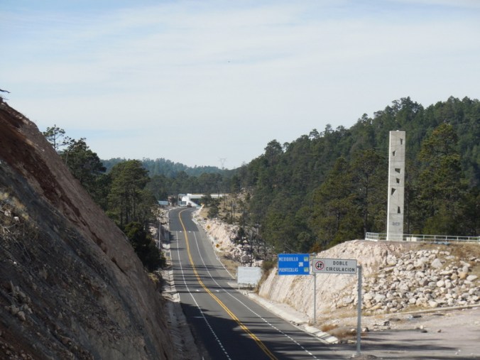 Highway 40 toll and Monument to the SCT - roads people