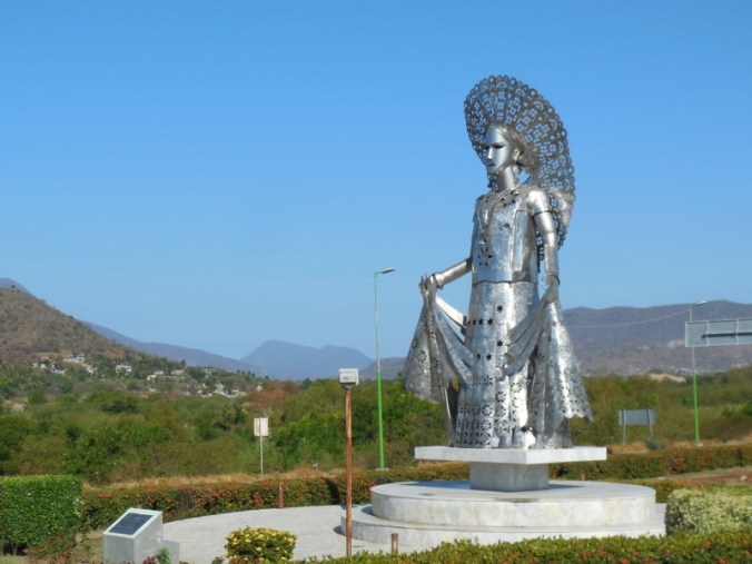 Steel lady in Tehuantepec 2