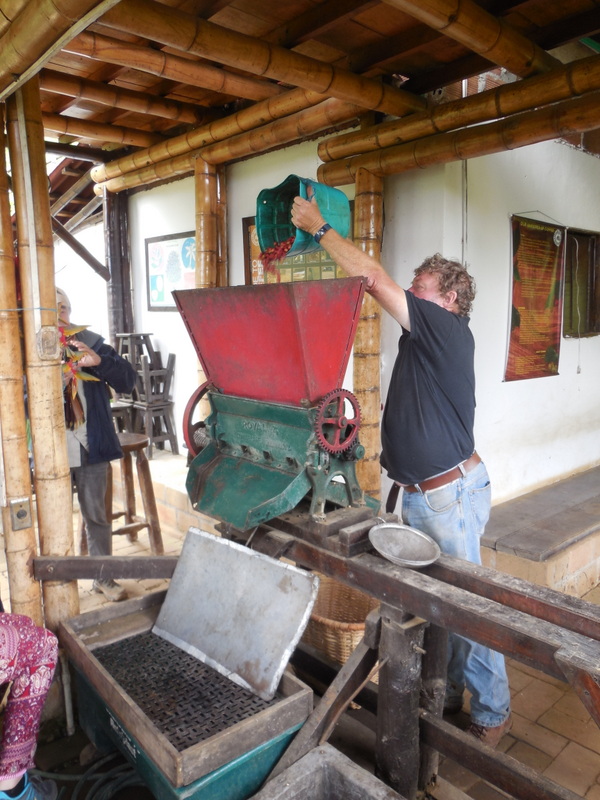 1 removing cherry husk