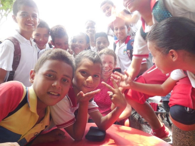 Nancy in the park - crowd grows bigger 1