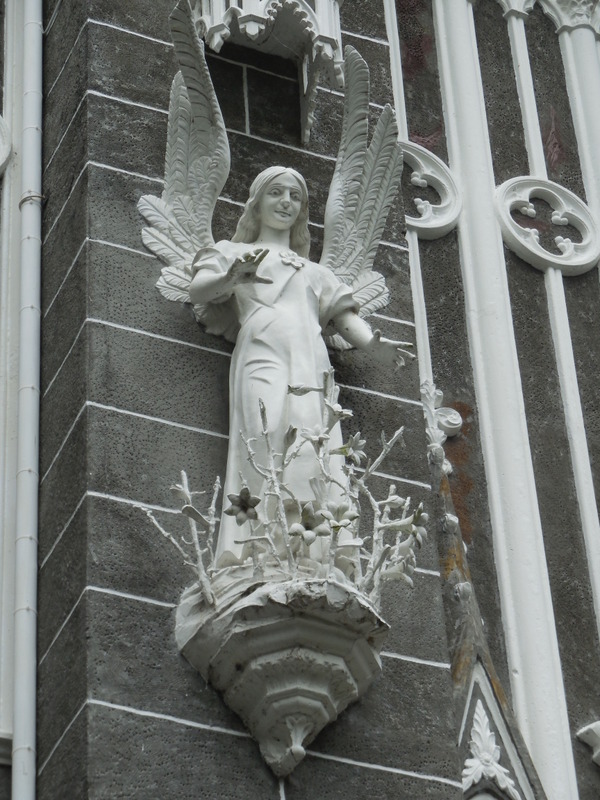 Las Lajas church statue 1