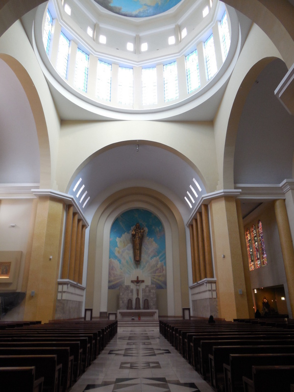 Ambato church inside 1