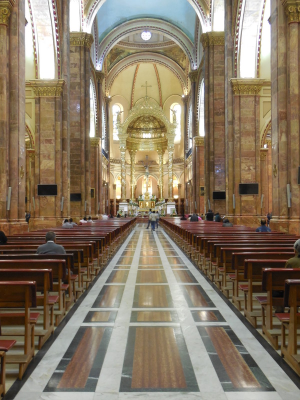 Cuenca churh inside 1