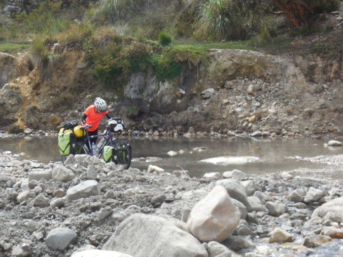 Nancy crossing on foot