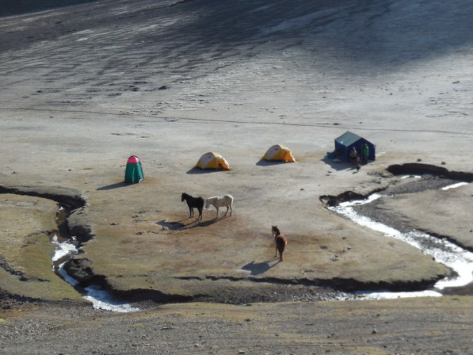 Camp at Rainbow Mountain 1