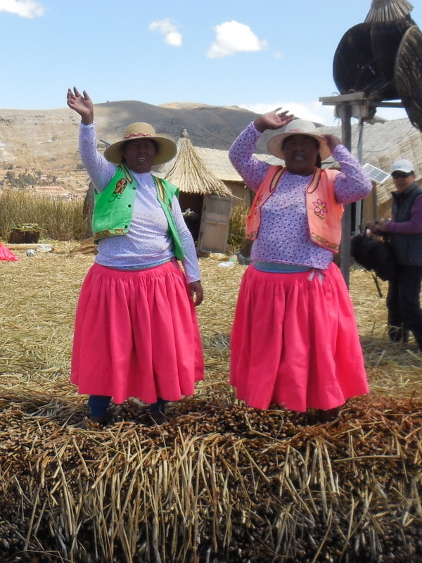Island reed boat ride