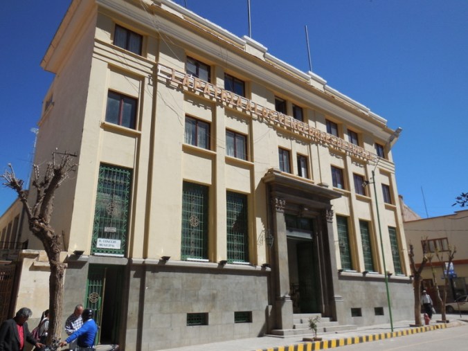 Tupiza muni building