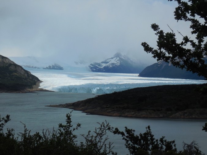 Glacier Perito Moreno distant