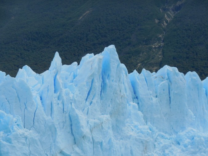 Glacier Perito Moreno peaks 1