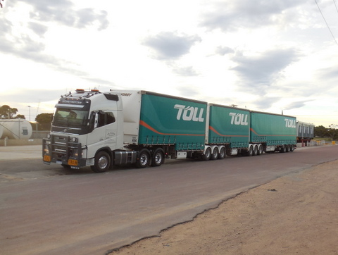 Nullabor roadtrain
