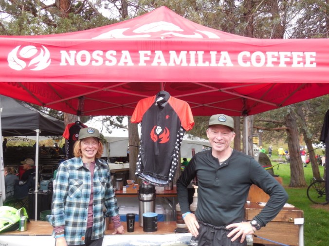 Kitsbowers selling coffee-001