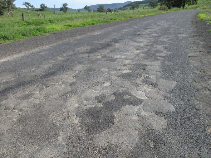 Bylong Valley Way - surface